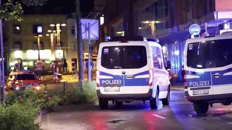 Islamic militant group claims responsibility for horror knife attack in Germany that left 3 dead, Video Screenshot, tags: messerangriff festival der vielfalt solingen, - Youtube